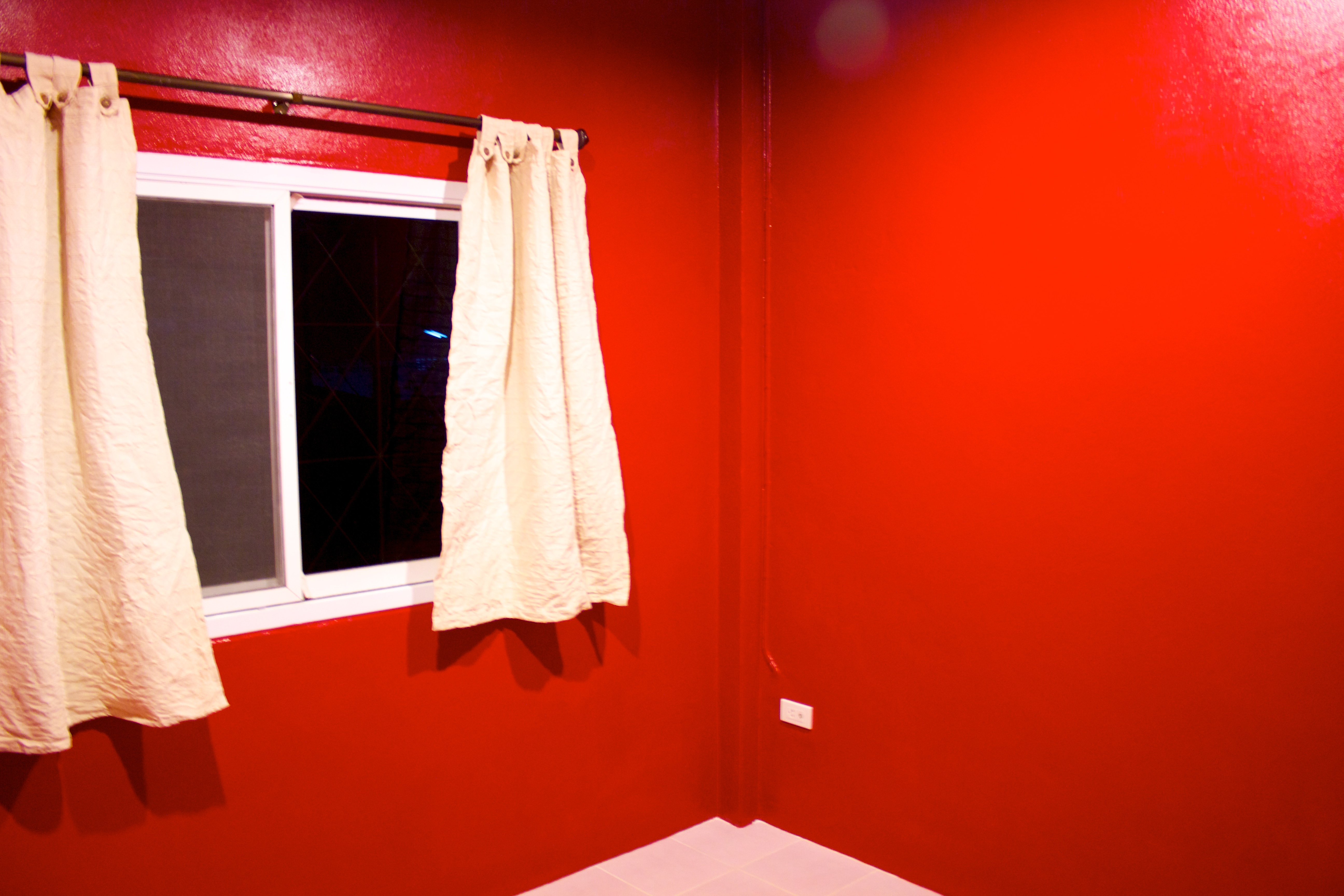 2012-03-18-red-room1.jpg